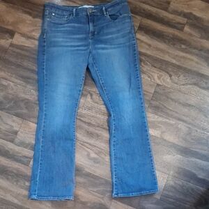 Signature by Levi Strauss Women's Straight Leg Blue Jeans